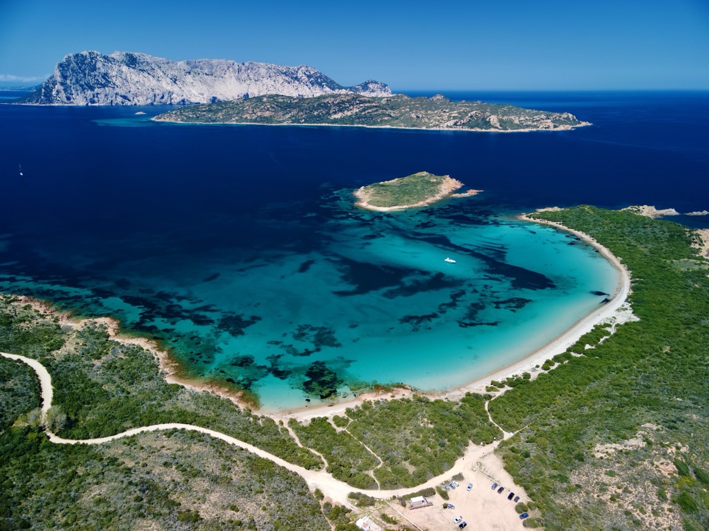 Vista aerea di Punta Est con Molara e Tavolara sullo sfondo